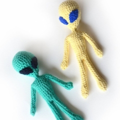 Flying Saucer and Aliens amigurumi by The Flying Dutchman Crochet Design
