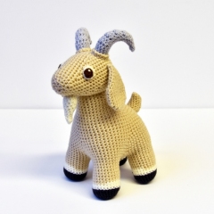 Goat amigurumi pattern by The Flying Dutchman Crochet Design