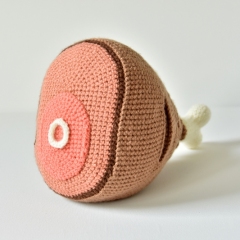 Ham amigurumi by The Flying Dutchman Crochet Design