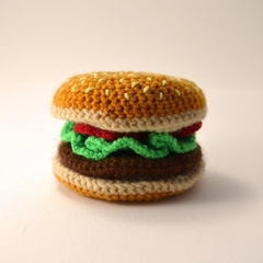 Hamburger amigurumi pattern by The Flying Dutchman Crochet Design