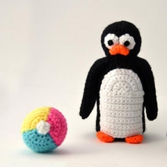 Penguin Set with Beach Ball amigurumi pattern by The Flying Dutchman Crochet Design