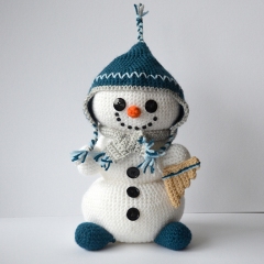 Peruvian Snowman amigurumi pattern by The Flying Dutchman Crochet Design