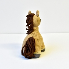 Pony amigurumi by The Flying Dutchman Crochet Design