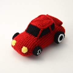 Race Car amigurumi pattern by The Flying Dutchman Crochet Design