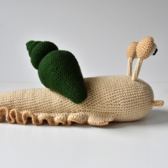 Snail amigurumi pattern by The Flying Dutchman Crochet Design