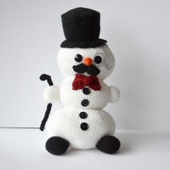 Snowman Like A Sir amigurumi pattern by The Flying Dutchman Crochet Design