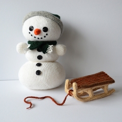 Snowman with Sled amigurumi by The Flying Dutchman Crochet Design