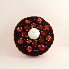Strawberry Chocolate Cake amigurumi by The Flying Dutchman Crochet Design