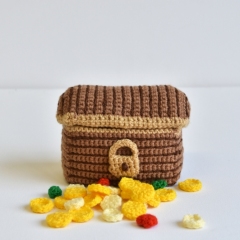 Treasure Chest amigurumi by The Flying Dutchman Crochet Design