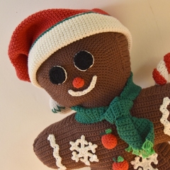 XXL Gingerbread Man amigurumi pattern by The Flying Dutchman Crochet Design