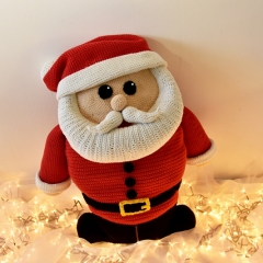 XXL Santa Claus amigurumi by The Flying Dutchman Crochet Design