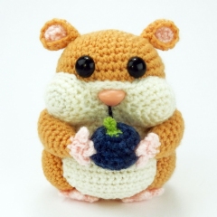 Hamish the Hamster amigurumi by Janine Holmes at Moji-Moji Design