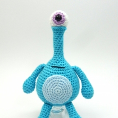 Stalk Eyed Monsters amigurumi pattern by Janine Holmes at Moji-Moji Design