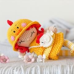 Goldie the Chicken Dolly amigurumi pattern by One and Two Company
