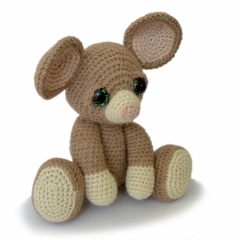 Basil the Mouse amigurumi pattern by Patchwork Moose (Kate E Hancock)