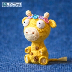 Giraffe Ellie amigurumi pattern by AradiyaToys