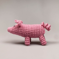 Bonnie The Pig amigurumi by StuffTheBody