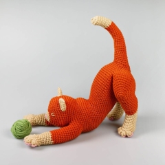 Stretching Cat amigurumi by StuffTheBody
