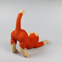 Stretching Cat amigurumi pattern by StuffTheBody