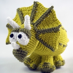 Trevor the Triceratops amigurumi by IlDikko