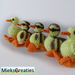 Downy Duckling amigurumi by MieksCreaties