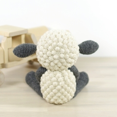 Cuddly sheep amigurumi by Kristi Tullus