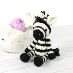 Small Zebra amigurumi pattern by Kristi Tullus