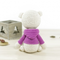 Teddy bear in a hoodie amigurumi by Kristi Tullus