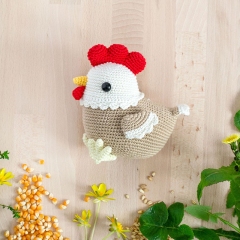 Flora the Hen and her Little Chick amigurumi by airali design