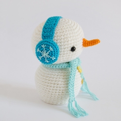 snowman with earmuffs amigurumi by airali design