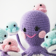 Mama Octa and Baby Octopi  amigurumi by Diceberry Designs
