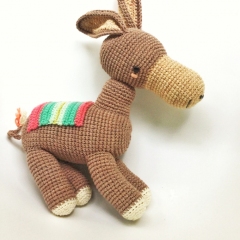 Luciano the donkey amigurumi by Los sospechosos