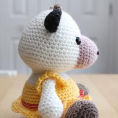 Clementine the cow amigurumi pattern by Little Muggles