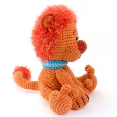 Leopold the lion amigurumi pattern by Woolytoons