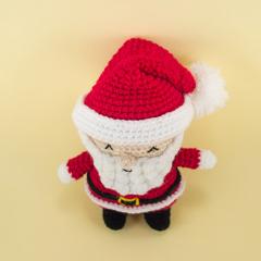 Little Santa Claus amigurumi pattern by Snacksies Handicraft Corner