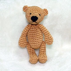 Erwan the Bear amigurumi pattern by Minimonde