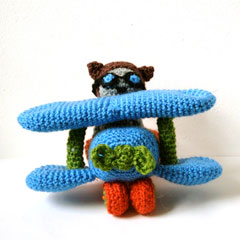 Airplane and Pilot Cat amigurumi pattern by MysteriousCats
