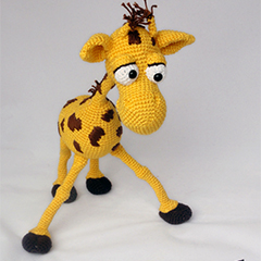 Geoffrey the giraffe amigurumi pattern by IlDikko