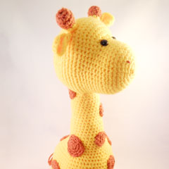 Gustav the Giraffe amigurumi by Pii_Chii