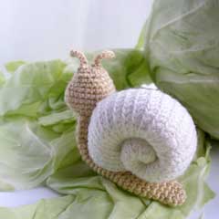 Little Snail amigurumi by Masha Pogorielova (mashutkalu)