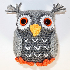 Merlin the wizard and Hoots the owl amigurumi by Janine Holmes at Moji-Moji Design
