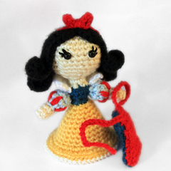 Snow White Princess amigurumi pattern by Sahrit