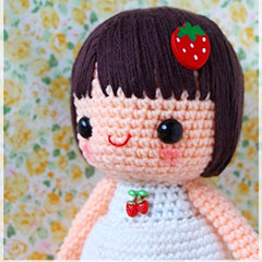 Strawberrica amigurumi pattern by Berriiiz
