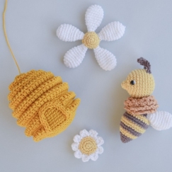 SET: Bee and beehive