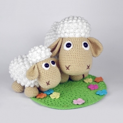 Sheep Wolli and Lamb Lucky