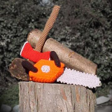 Axe and Chainsaw amigurumi pattern