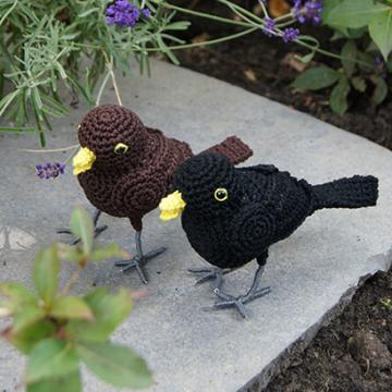 Blackbird amigurumi pattern by MieksCreaties