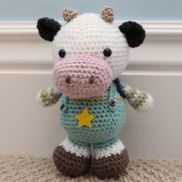 Clarence Cow amigurumi pattern by Little Muggles