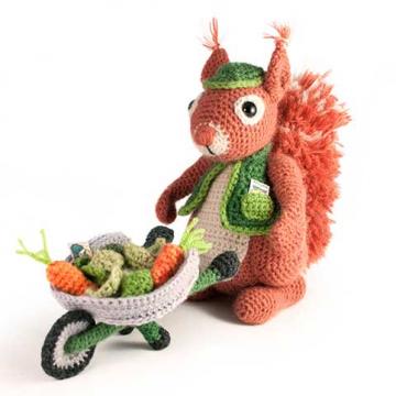Cyril the gardener squirrel amigurumi pattern by Janine Holmes at Moji-Moji Design