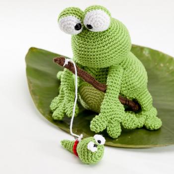 Kobe and Kenji frog amigurumi pattern by Woolytoons